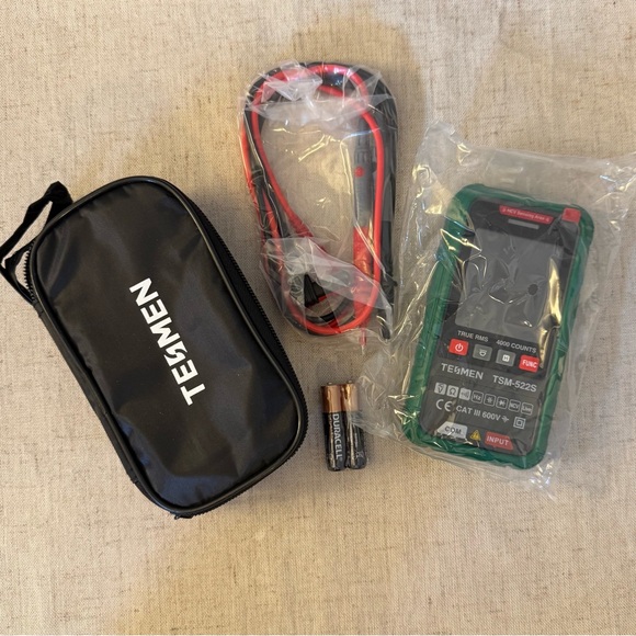 NIB Digital Multimeter - Picture 3 of 12